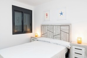 2 bedrooms, iron/ironing board, free WiFi - Edifico Tramontana (Peniscola)