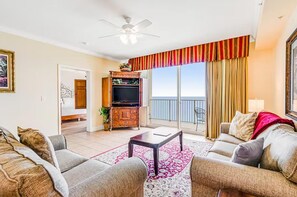 Bloc d'apartaments, diversos llits (Tidewater 1902) | Sala d'estar | Televisor 