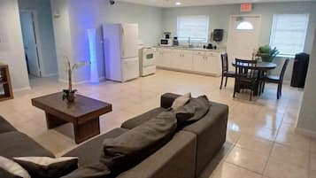 Phòng Suite Superior | 4 phòng ngủ, bộ đồ giường cao cấp, phòng cách âm