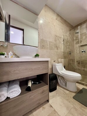 Shower, hair dryer, towels, soap - New Studio p/3, pool, near the beach+5th Av. (Playa del Carmen)
