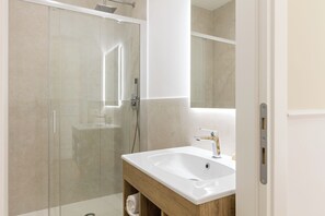 Shower, hair dryer, towels, soap - Risorgimento 9 - Guest House (Rome)