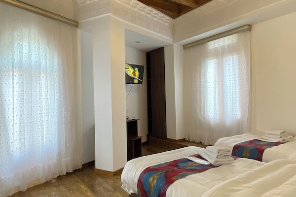 Comfort Twin Room, 2 Twin Beds | Hypo-allergenic bedding, minibar, individually decorated, desk