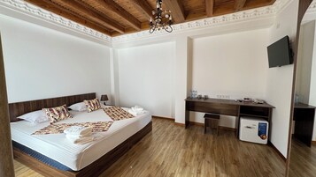 Deluxe Double or Twin Room, 1 Bedroom | Hypo-allergenic bedding, minibar, individually decorated, desk