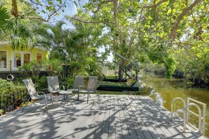 Property grounds - Waterfront Studio < 1 Mi to Downtown Bradenton! (Bradenton)
