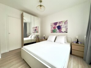 2 slaapkamers, een strijkplank/strijkijzer, wifi, beddengoed