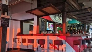 Bar (on property) - Hotel du Phare (Kribi)
