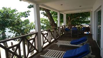 Luxury Studio, Sea View | Terrace/patio