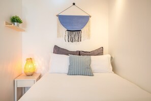 2 bedrooms, iron/ironing board, Internet, bed sheets