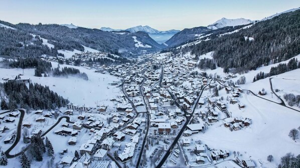 Aerial view - 200m from ski slopes, 1st floor, balcony, parking, tv, ski locker, 29m², Les Gets (Les Gets)