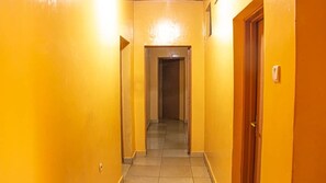 Quarto casal conforto, varanda, vista para a cidade | Wi-Fi de cortesia
