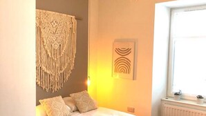 Room - Beautiful One Bedroom Apartment with additional Sofa Bed, Arbroath centre. (Arbroath)