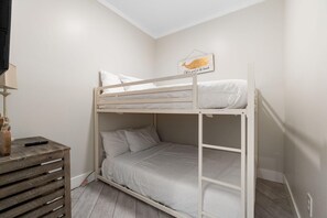 4 habitaciones y escritorio
