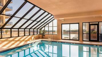 Condo, várias camas (Four Seasons 704W) | Piscina | Piscina aquecida