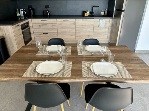 Air-conditioned Apartment with terrace