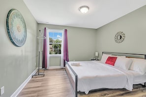 8 bedrooms, iron/ironing board, free WiFi - Near Arsenal American Oasis 2 units (Huntsville)