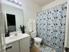 Towels, soap, shampoo, toilet paper