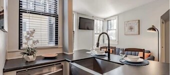 Dauphin Darling 4 Units 