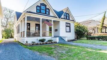 Bagian depan properti