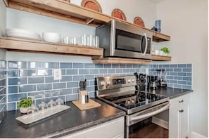 Private kitchen - Dauphin Darling 4 Units (Mobile)