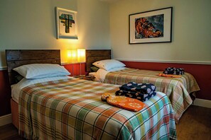 3 عدّة غرف نوم وواي فاي مجانًا وملاءات أسرّة