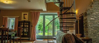 Hen Ffermdy, Aberaeron