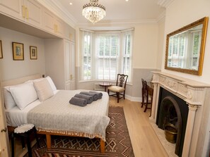1 chambre, fer et planche à repasser, Wi-Fi gratuit, draps fournis