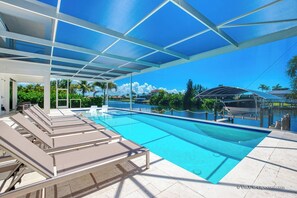 Et oppvarmet basseng