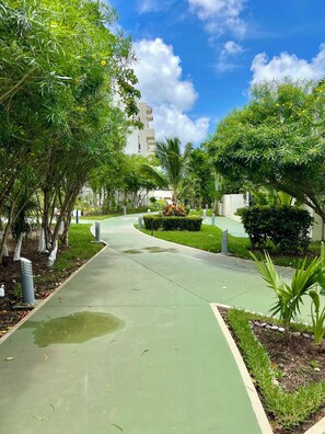 Property grounds - Comfortable and beautiful condo for 5 in Tulum (Aldea Tulum)