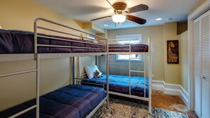 5 bedrooms, iron/ironing board, free WiFi