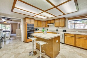 Fridge, microwave, stovetop, dishwasher - Pet-Friendly Home w/ Game Room in Las Vegas! (Las Vegas)