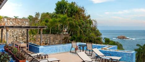 Kolam renang outdoor