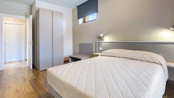 2 camere, ferro/asse da stiro, Wi-Fi gratuito, lenzuola