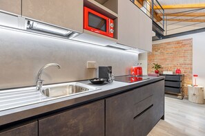 Fridge, microwave, oven, stovetop - Palazzo Stupino - La Scala (Alba)