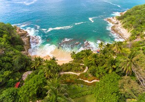 Private beach, white sand, free beach cabanas, beach towels - Villa 4 Rec. con Vistas y Playa Privada (Santa María Huatulco)