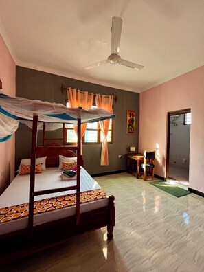 2 bedrooms, desk, WiFi, bed sheets