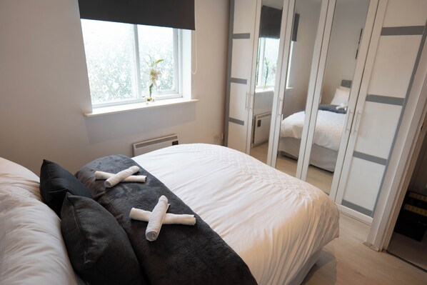 1 bedroom, iron/ironing board, free WiFi, bed sheets - Beckton Docklands - 1 Bedroom - Sleeps 4 - Wifi (London)