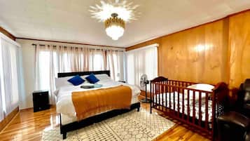 5 bedrooms, iron/ironing board, WiFi, bed sheets