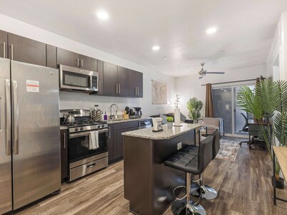 Cozy retreat w/fire pit, gym & pet-friendly