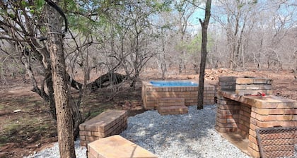 Charming 1-bedroom cottage in enchanting Marloth Park with WiFi, AC