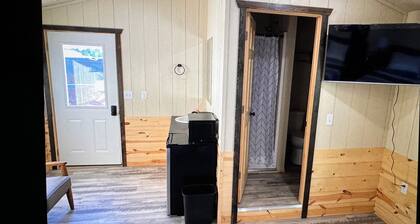 OâNeill Venturesâs Queen Cabin with WIFI