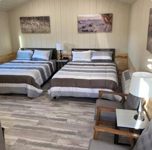 O’Neill Ventures’s Queen Cabin with WIFI