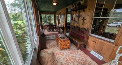 Charming 3-Bedroom Farmhouse in Scenic Pembroke, VA - Sleeps 8