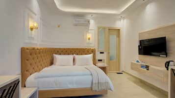 Laptop workspace, soundproofing, rollaway beds, free WiFi