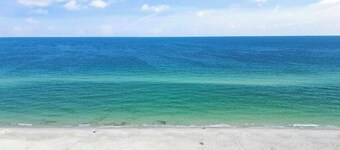 Steps to the Beach, Pool & Pier – Your Pensacola Escape with hot tub