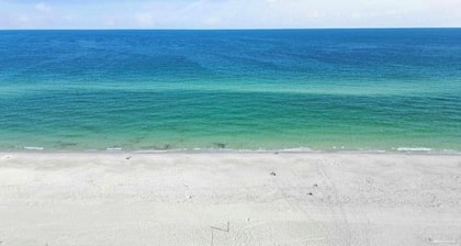 Steps to the Beach, Pool & Pier – Your Pensacola Escape with hot tub