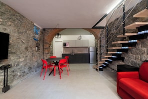 Comfort-huoneisto, patio | Oleskelualue