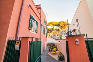 Property entrance - Mirabel Apartments (Moneglia)