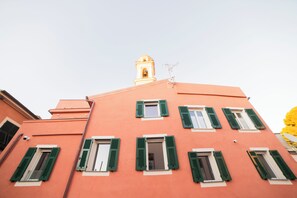 Front of property - Mirabel Apartments (Moneglia)