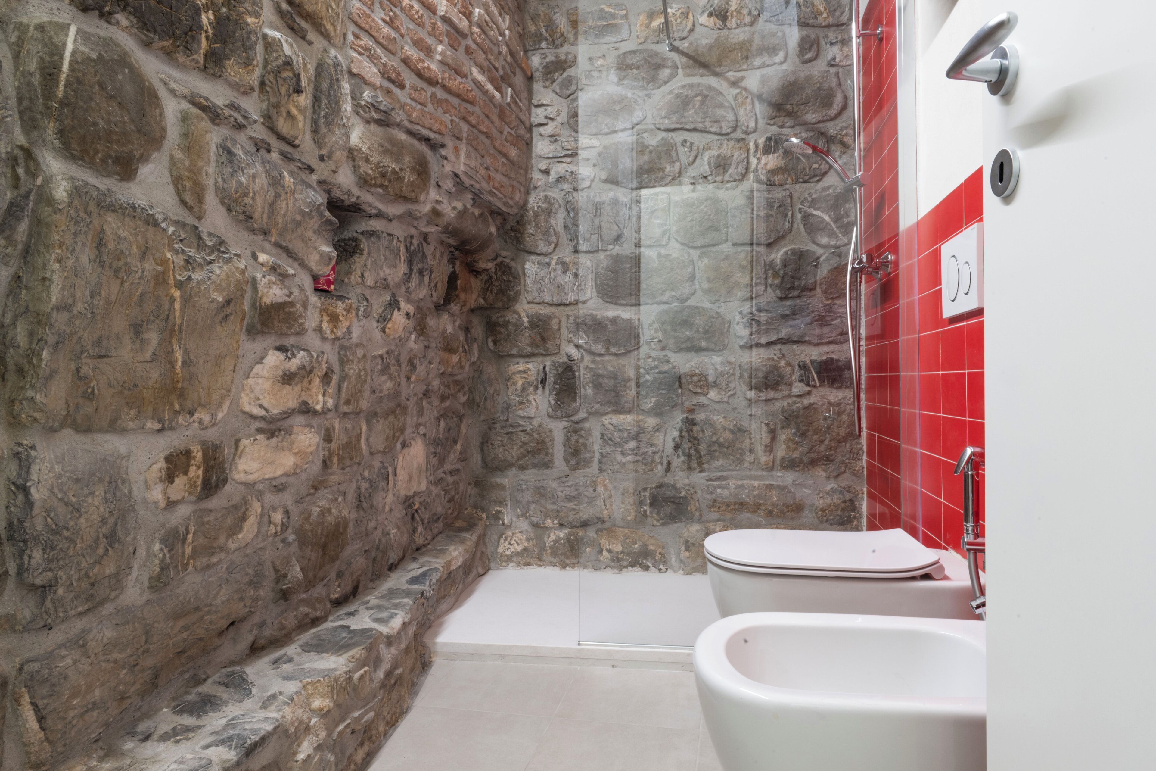 Comfort Condo, Patio | Bathroom | Shower, hair dryer, towels, soap