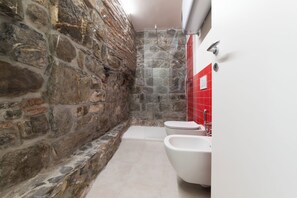 Comfort Condo, Patio | Bathroom - Mirabel Apartments (Moneglia)